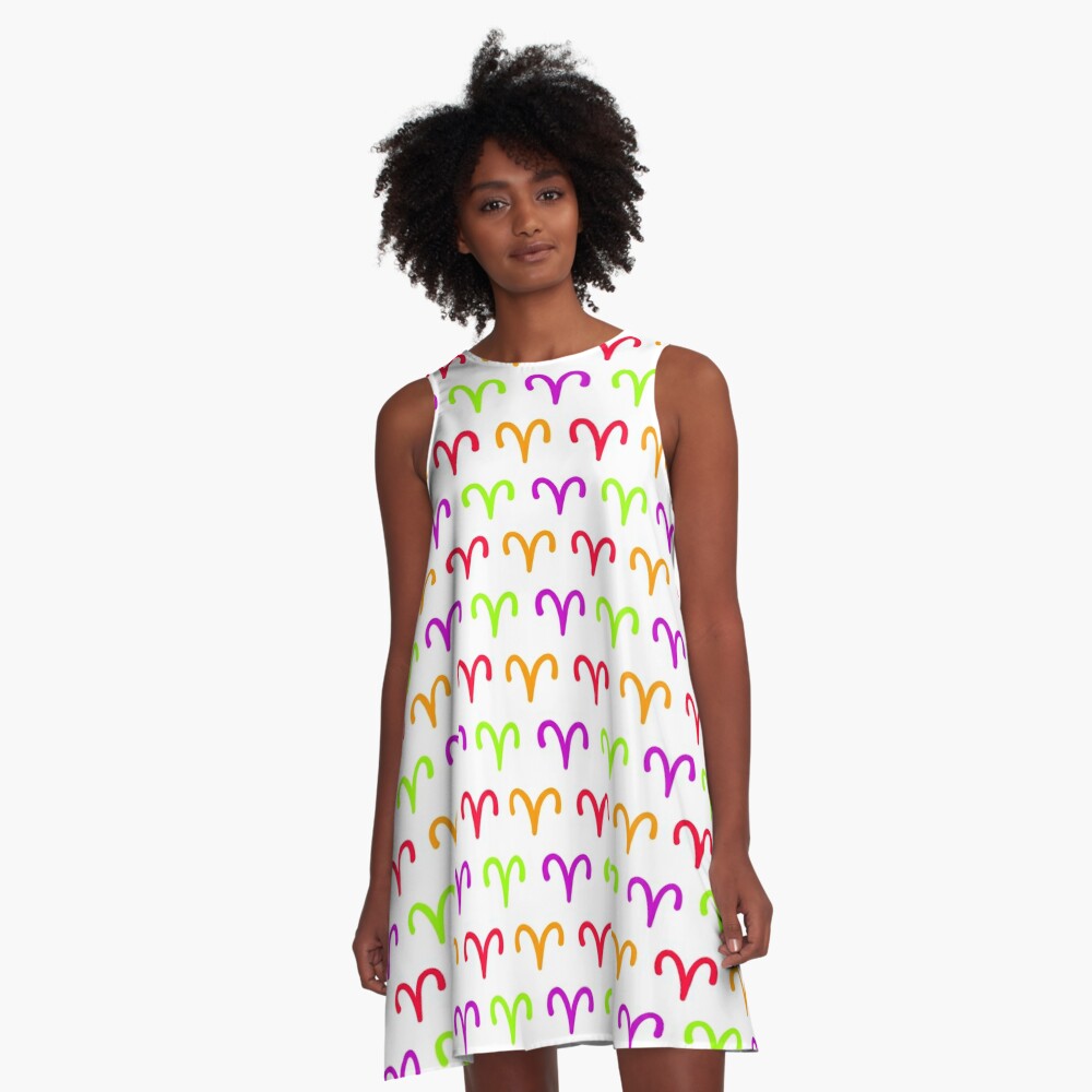 idée de cadeau pour femme bélier robe multicolore sur fond blanc